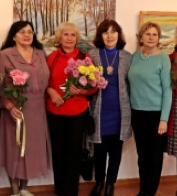 В Ужгороді відкрили персональну виставку Ілони Сідак «…для Тебе»