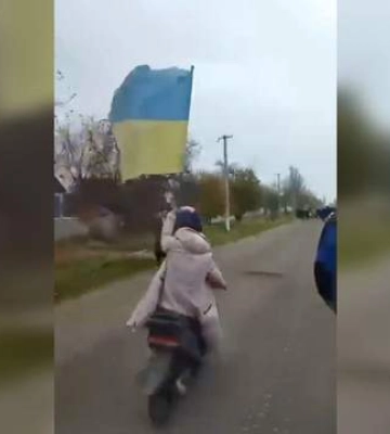 Не лише Херсон: українці також святкують на звільненій Миколаївщині – зворушливі кадри
