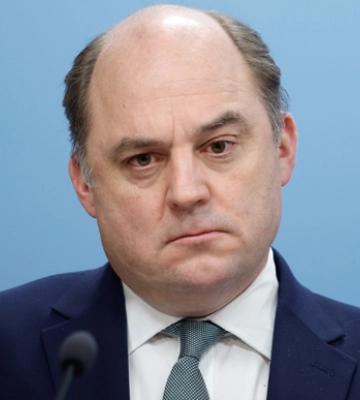 Еще один стратегический провал: Уоллес прокомментировал отступление россиян из Херсона