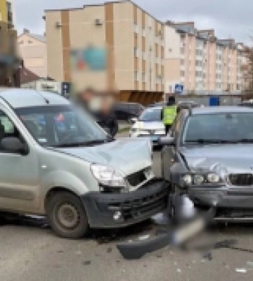 У Луцьку трапилася аварія за участі двох легковиків