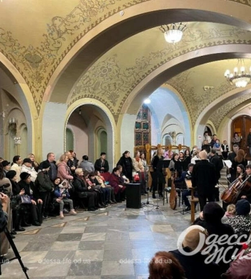 В Одессе воздушная тревога, а в филармонии – идет концерт (фоторепортаж)