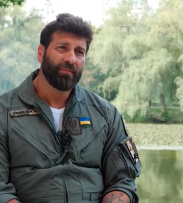Обіймали і дякували: Даніель Салем показав, як його з побратимами зустріли в Херсоні