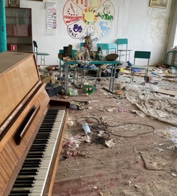 Окупанти вимазали своїми фекаліями портрет Шевченка