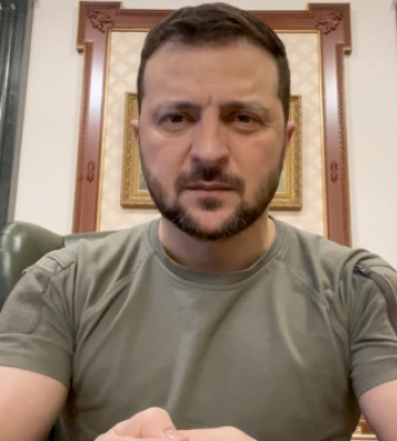 Побачимо, як і в Криму українські сили зустрічатимуть зі сотнями українських прапорів, - Президент
