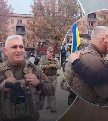 Командувач ОК &quot;Південь&quot; прибув у звільнений Херсон: місцеві влаштували феєричну зустріч