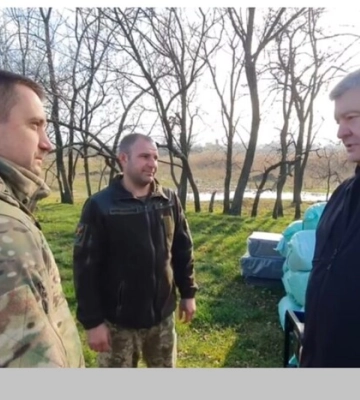 Рятує десятки життів. Порошенко отримав подяку від бійців за систему відеоспостереження