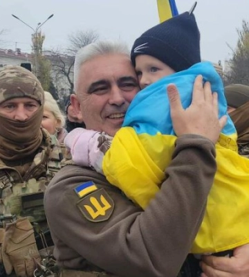 Командувач ОК Південь прибув до Херсона: як зустріли (фото, відео)