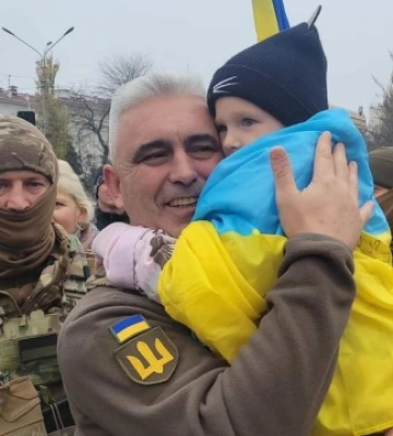 Командувач ОК Південь прибув до Херсона: як зустріли (фото, відео)