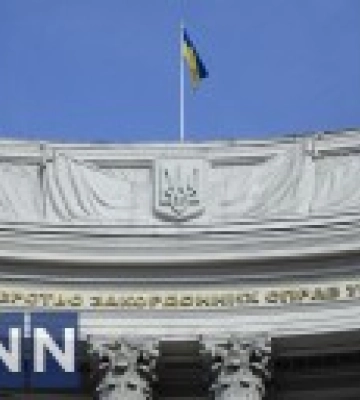 МЗС України викличе угорського посла через шарф Орбана