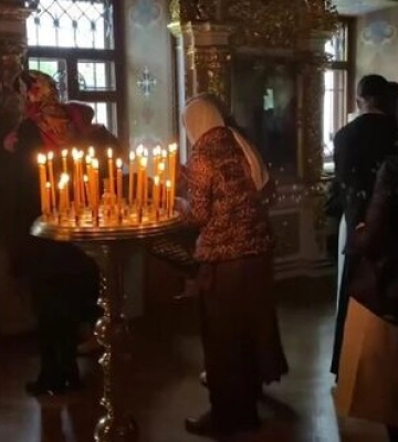 &quot;Пробуждается матушка-Русь&quot;, - у Києві на території Лаври співають проросійські пісні. ВIДЕО