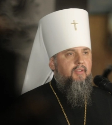 Епифаний призвал молиться за детей, ставших сиротами из-за войны