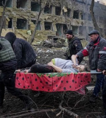 Поховали разом з дитиною: фото з нею стало символом війни, ким була вбита в пологовому Маріуполя