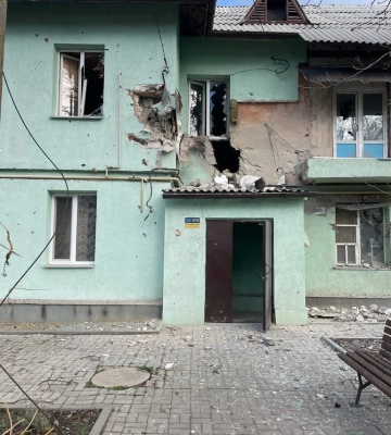 Російські окупанти вдень обстріляли житлові будинки у Кураховому