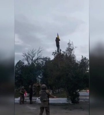 Морпехи освободили село под Новой Каховкой и подняли украинский флаг: видео