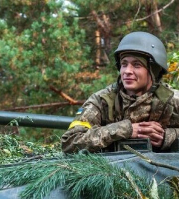 Оккупанты наступают на Донбассе и укрепляют оборону на левом берегу Днепра — Генштаб ВСУ