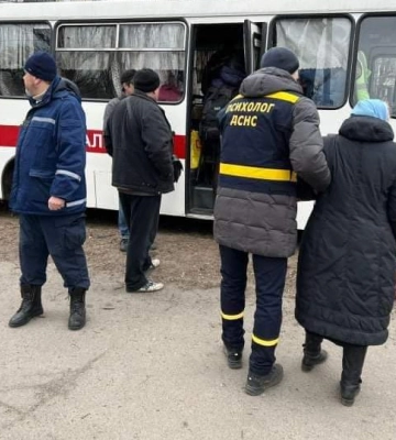 Жителів визволеної частини Херсонщини просять евакуюватися до безпечніших куточків України