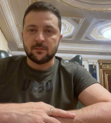 Зеленський приїхав у звільнений Херсон, - Reuters