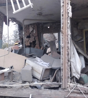 «ЛНР»: Обстрелом в Первомайске разрушен жилой дом, погибла женщина