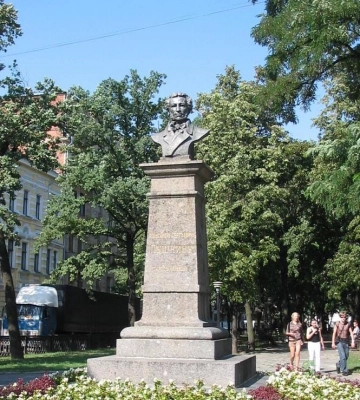 “Незносимий”: у ХОВА відмовилися демонтувати в Харкові погруддя Пушкіна