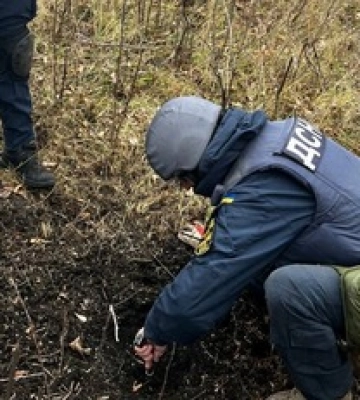 Под Херсоном авто с семьей подорвалось на мине