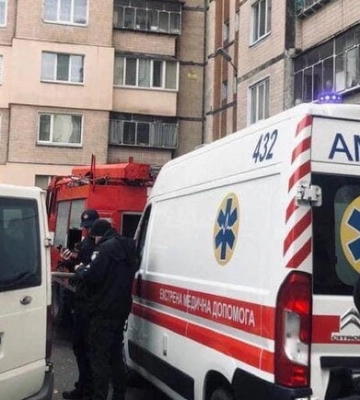 Під Києвом поминальна свічка в пам’ять про матір спричинила пожежу, у якій загинув її син