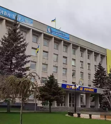 «Приберіть недієву бюрократію». Журналісти вимагають повернути акредитацію, відібрану через репортажі у Херсоні