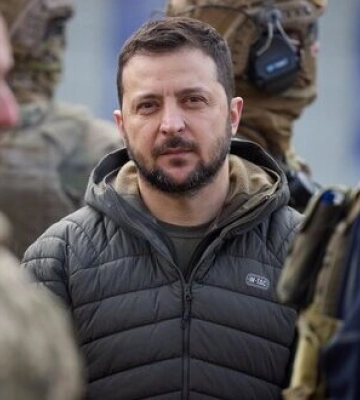 Зеленський під час візиту до Херсону: Треба бути тут і підтримувати людей