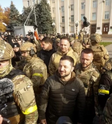 Президент поїхав за кавунами: херсонці зі сльозами радості зустріли Володимира Зеленського, - ФОТО, ВІДЕО