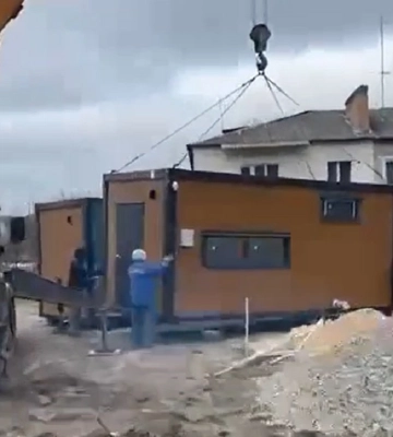 На Рівненщині розпочали монтаж першого модульного містечка для переселенців