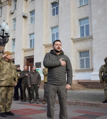 Ми готові до миру, але до миру для всієї нашої країни – Зеленський у Херсоні