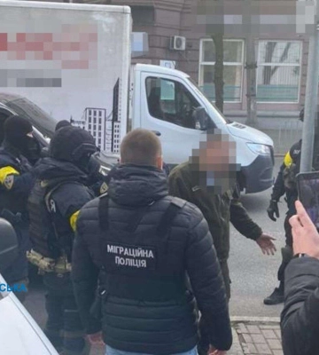 Мешканець Дніпра незаконно переправляв військовозобов’язаних через кордон