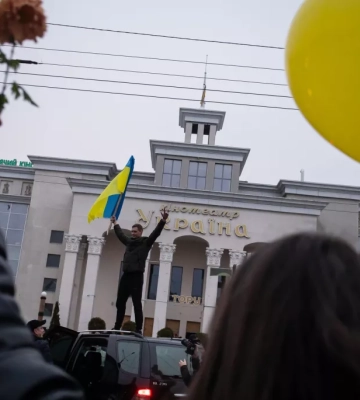 Фотографів Telegraf UA та «УП» позбавили акредитації через фото з Херсона