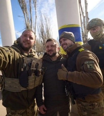 Ми готові до миру, але до миру для всієї нашої країни – Зеленський у Херсоні