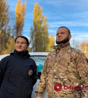 Одесские полицейские спасли мужчину, у которого на улице произошел эпилептический приступ