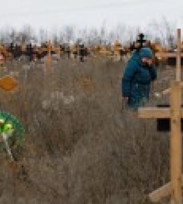 В оккупированном Мариуполе еженедельно умирает около 150 человек – городской совет