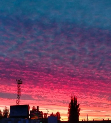В Одессе наблюдали невероятное небо и чарующий закат (фоторепортаж)