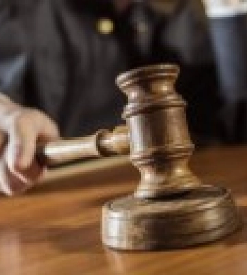 Столичный суд арестовал подозреваемого в изнасиловании малолетней падчерицы