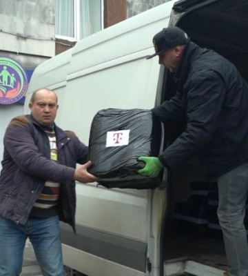 Необхідне для дітей: у Луцьк привезли допомогу для переселенців. Де можна отримати
