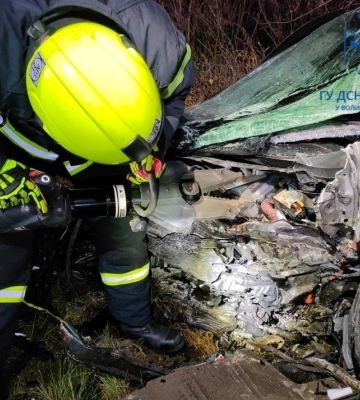 Авто зім’яті вщент: на Волині внаслідок ДТП один водій загинув на місці, інший помер у лікарні