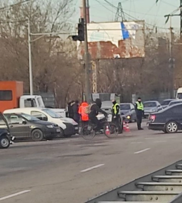 На Набережній Заводській у Дніпрі сталася аварія: утворився затор в декілька кілометрів
