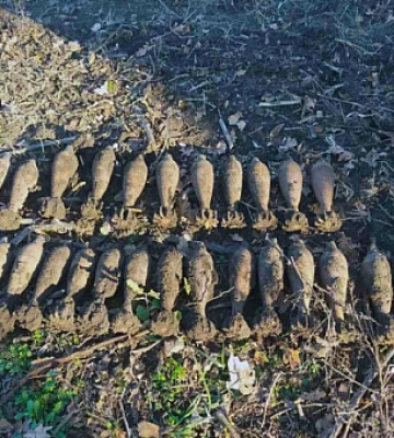 Піротехніки Дніпропетровщини за добу знищили 35 застарілих та сучасних боєприпасів