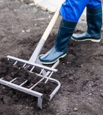 У Запорізькій області окупанти відправляють місцевих жителів на примусові роботи
