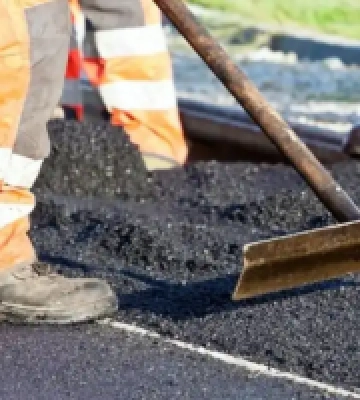 На Чайці під Києвом планують відремонтувати дорогу