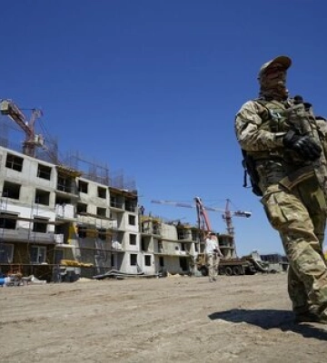 Росіяни готуються до битви за Маріуполь, - ОВА