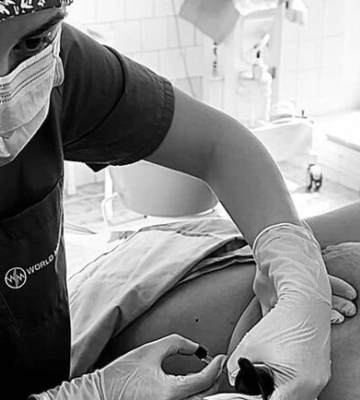 У Дніпрі рятують маму з донькою, які отримали важкі поранення