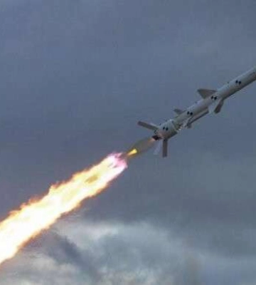 Масований ракетний обстріл: у Києві офіційно два прильоти, ще ракети летять у бік Кривого Рогу