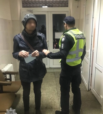 В Ужгороді патрульні затримали чоловіка з наркотиками