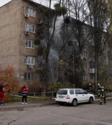 У Печерському районі Києва влучання у два житлові будинки: Відомо про одну жертву. ВIДЕО (оновлено)