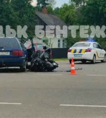 У Згоранах авто зіткнулося з мотоциклом: у водія двоколісного – численні переломи та травма голови  (оновлено)