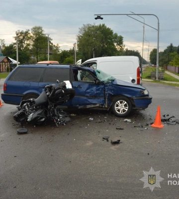 У Згоранах авто зіткнулося з мотоциклом: у водія двоколісного – численні переломи та травма голови  (оновлено)